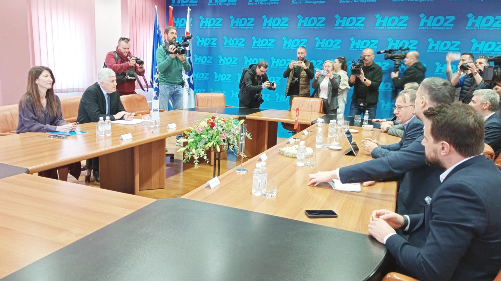 Hdz (1)